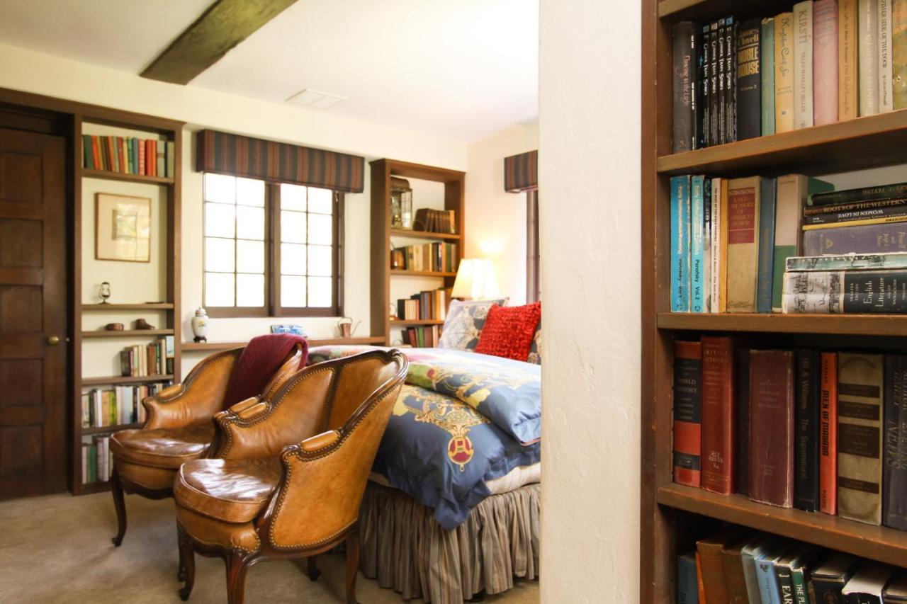 Old Monterey Inn エクステリア 写真