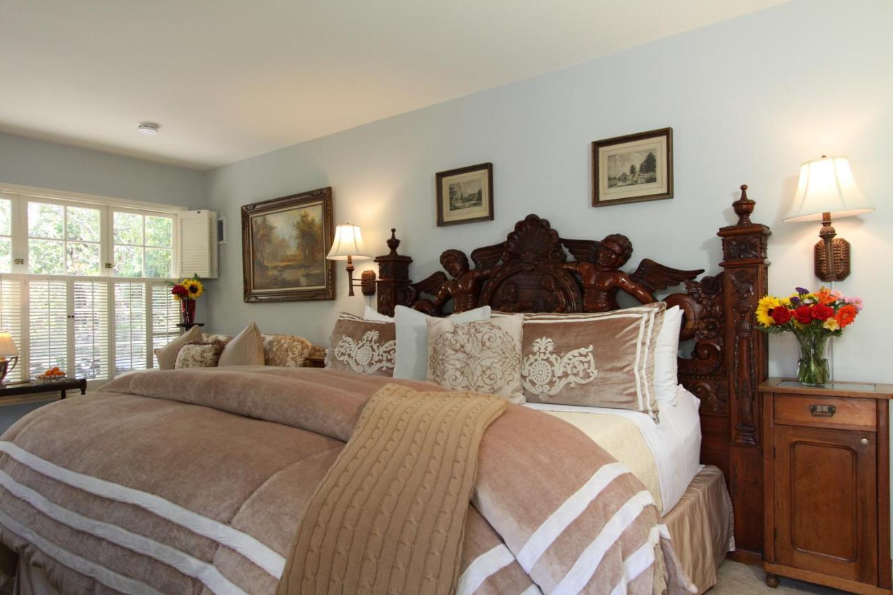 Old Monterey Inn エクステリア 写真