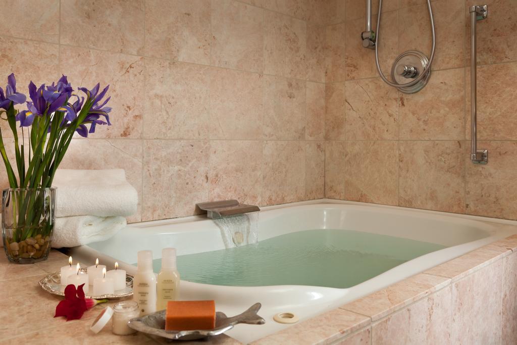 Old Monterey Inn 部屋 写真