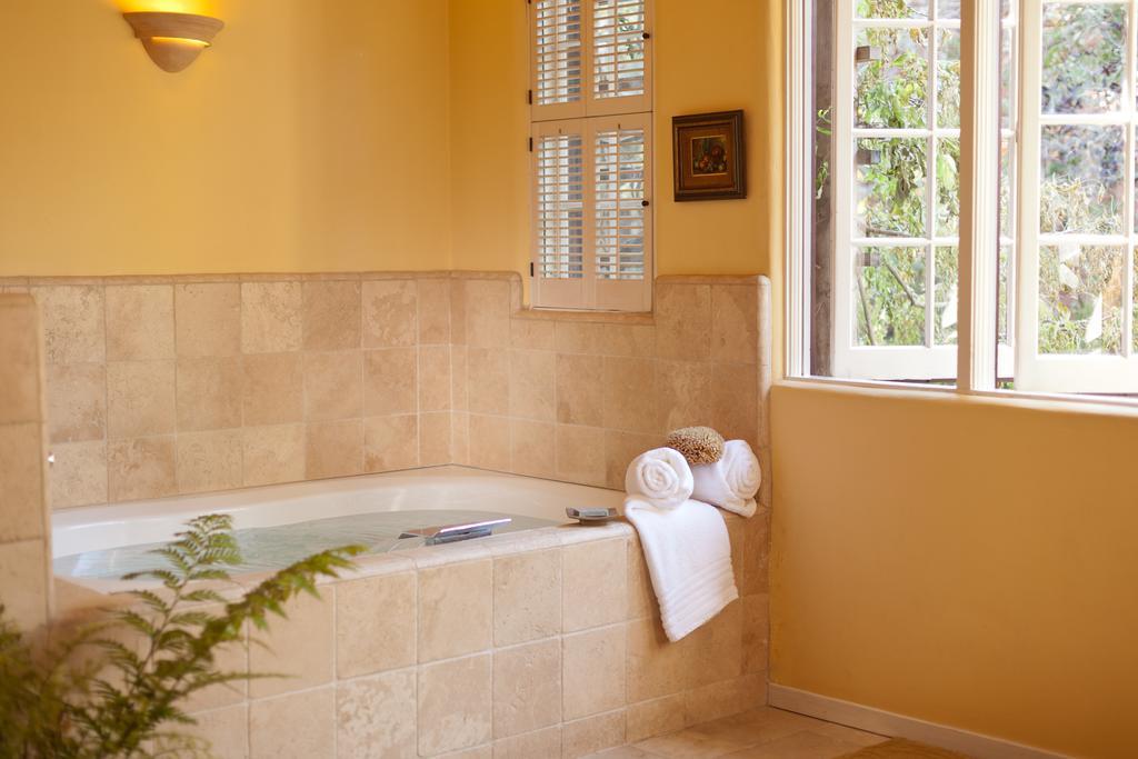 Old Monterey Inn 部屋 写真