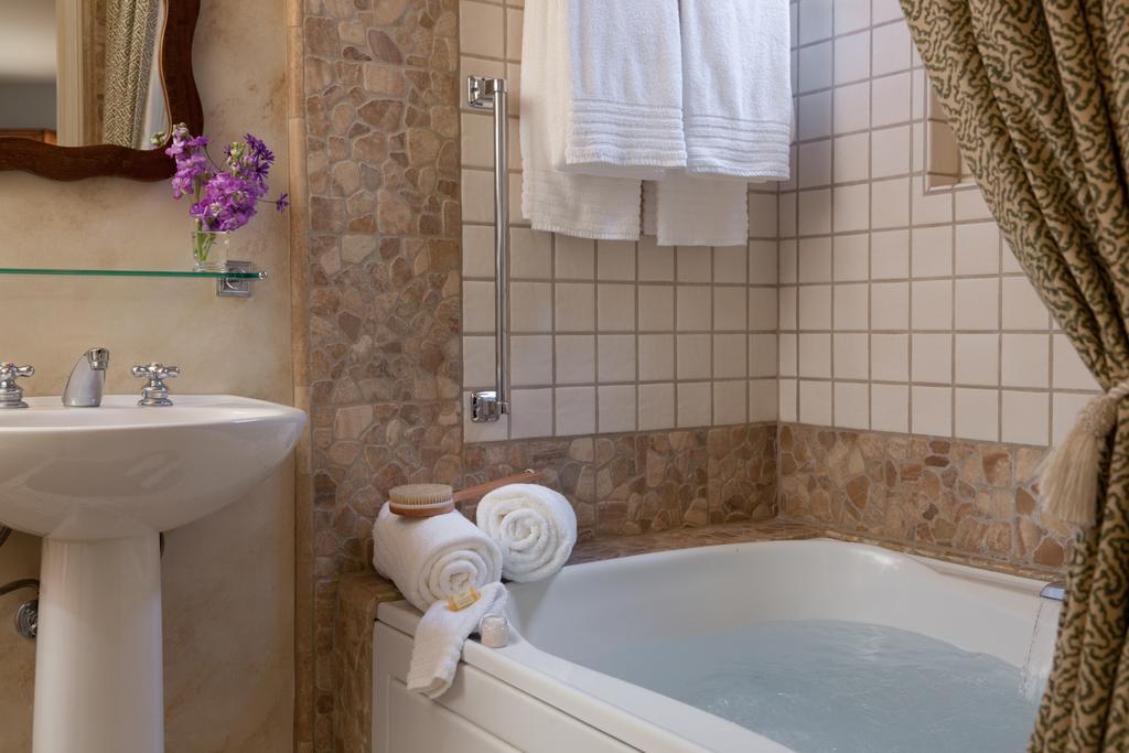 Old Monterey Inn 部屋 写真